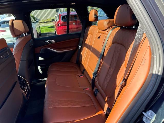 Photo of 2022 Carbon Black Metallic BMW X5