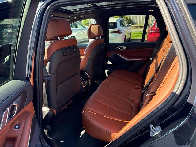 Photo of 2022 Carbon Black Metallic BMW X5