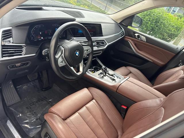 Photo of 2022 Arctic Grey Metallic BMW X7