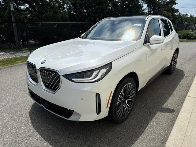 Photo of 2025 Mineral White Metallic BMW X3