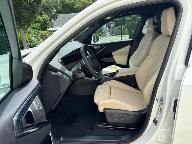 Photo of 2025 Mineral White Metallic BMW X3