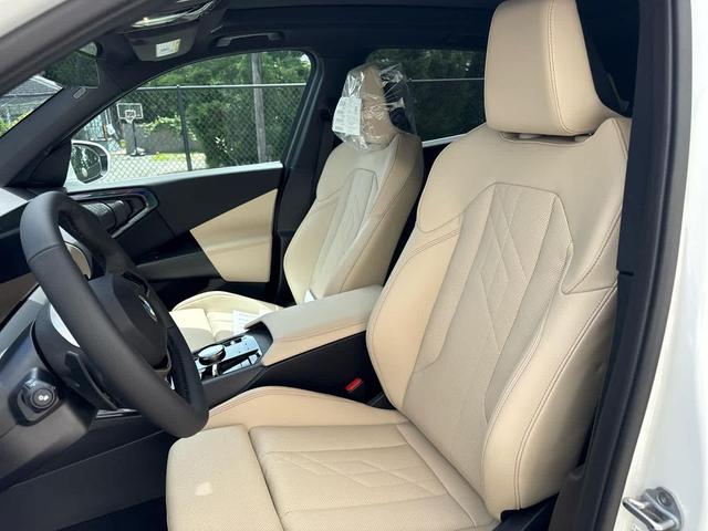 Photo of 2025 Mineral White Metallic BMW X3