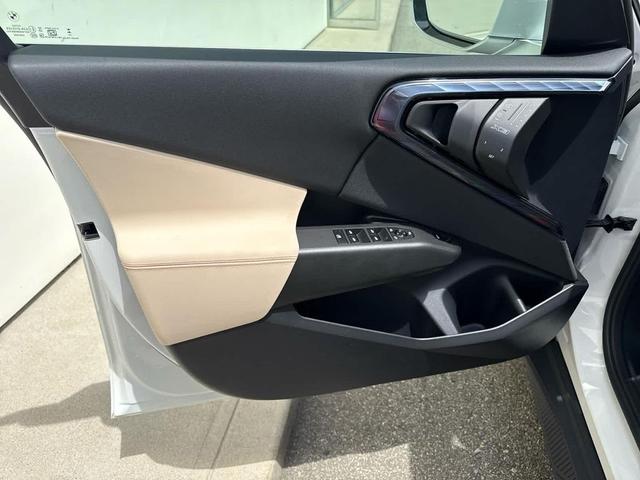 Photo of 2025 Mineral White Metallic BMW X3