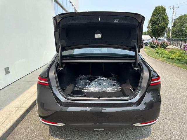 Photo of 2026 Dark Graphite Metallic BMW 530