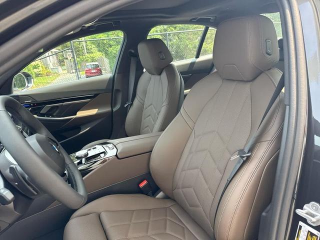 Photo of 2026 Dark Graphite Metallic BMW 530