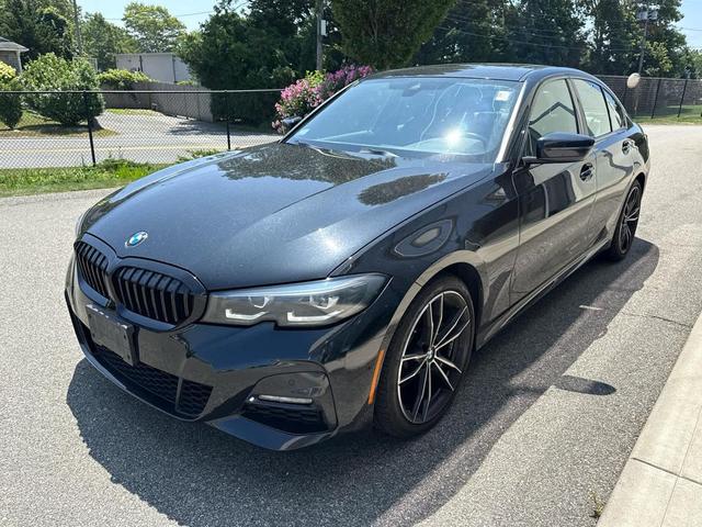 Photo of 2022 Black Sapphire Metallic BMW 330