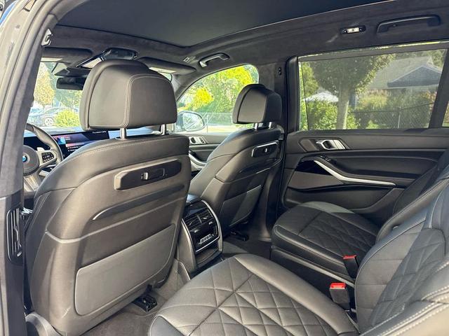 Photo of 2024 Black Sapphire Metallic BMW X7
