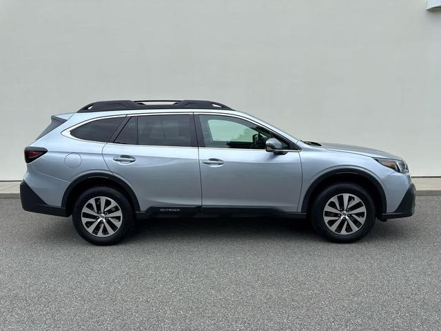 Photo of 2022 Ice Silver Metallic Subaru Outback