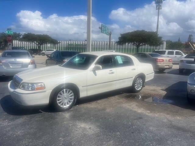 2003 Lincoln Town Car