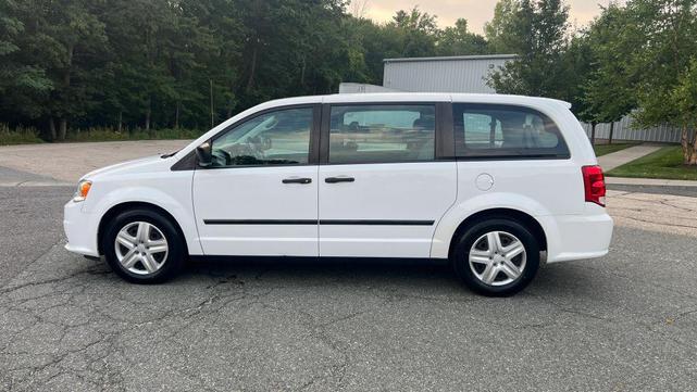 Photo of 2015 Bright White Clearcoat Dodge Grand Caravan