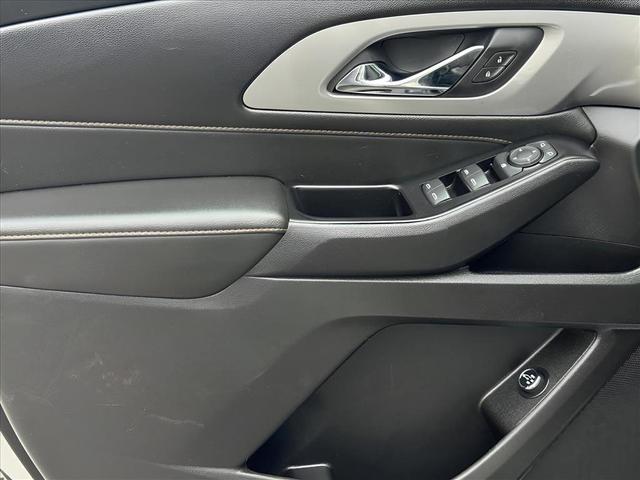 Photo of 2019 Silver Ice Metallic Chevrolet Traverse