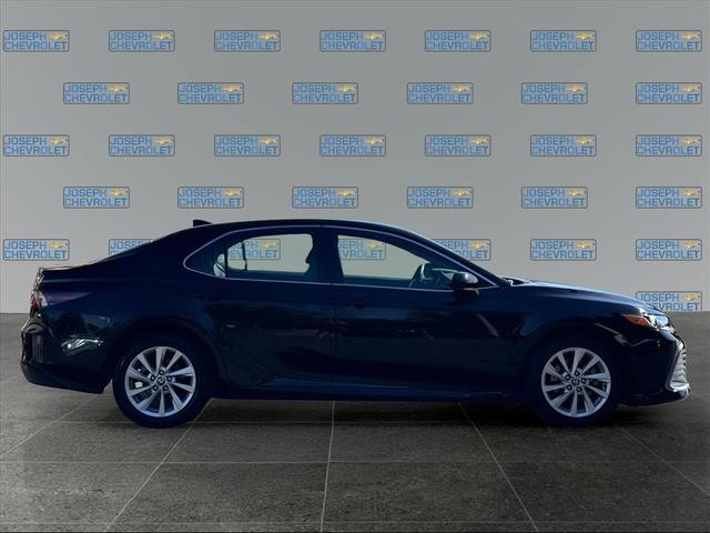 Photo of 2021 Midnight Black Metallic Toyota Camry