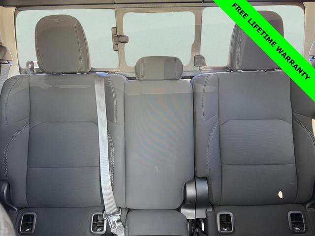 Photo of 2021 Bright White Clearcoat Jeep Gladiator