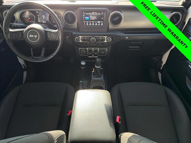 Photo of 2021 Bright White Clearcoat Jeep Gladiator