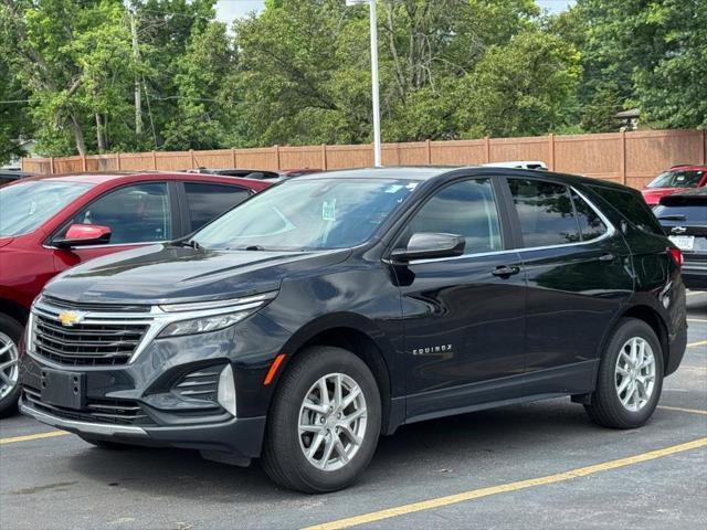 Photo of 2022 Mosaic Black Metallic Chevrolet Equinox