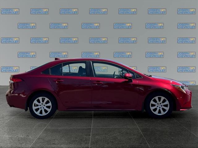 Photo of 2025 Ruby Flare Pearl Toyota Corolla