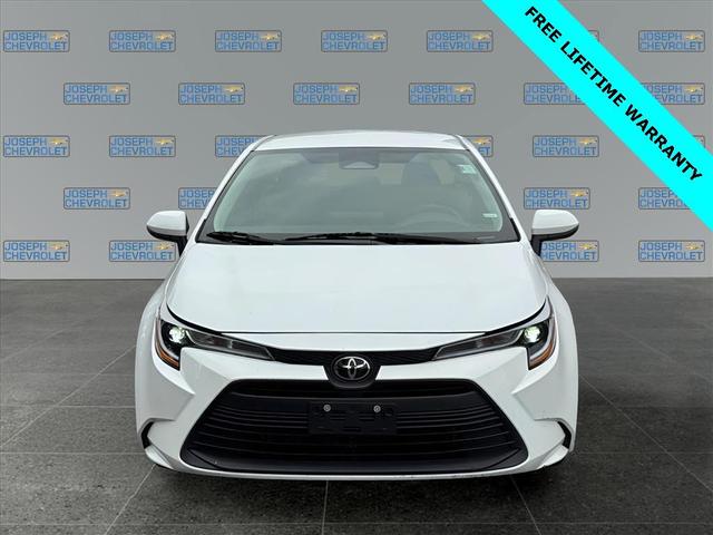 Photo of 2023 Ice Cap Toyota Corolla