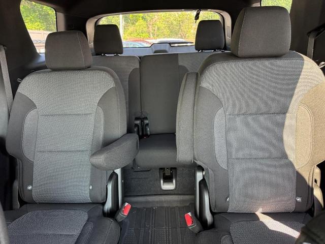 Photo of 2023 Summit White Chevrolet Traverse