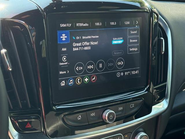 Photo of 2023 Summit White Chevrolet Traverse