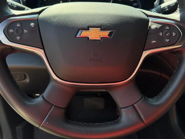 Photo of 2023 Summit White Chevrolet Traverse