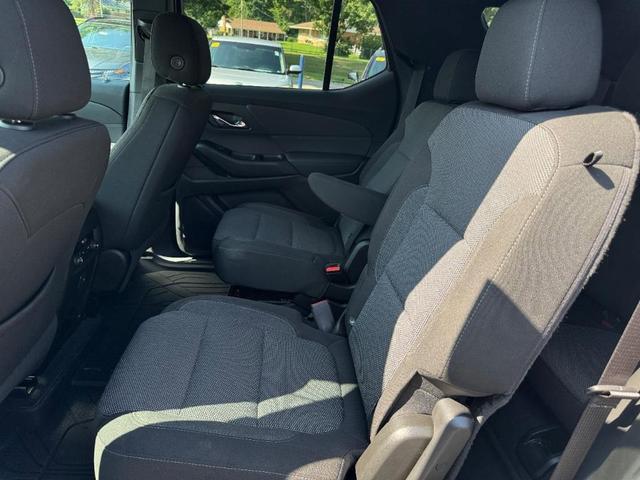 Photo of 2023 Summit White Chevrolet Traverse
