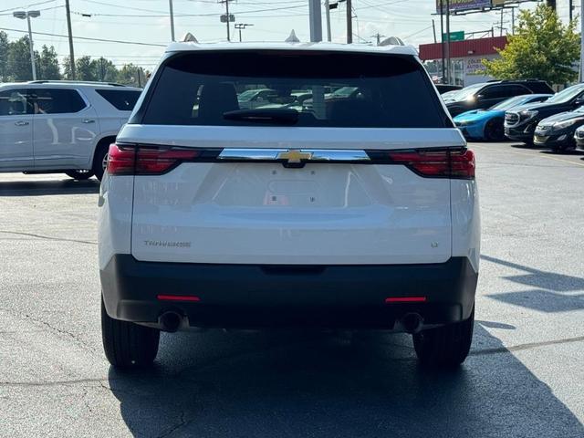 Photo of 2023 Summit White Chevrolet Traverse