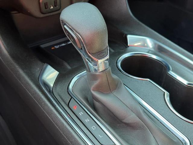 Photo of 2023 Summit White Chevrolet Traverse