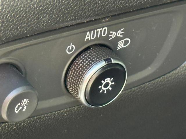 Photo of 2023 Summit White Chevrolet Traverse