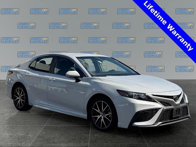 Photo of 2023 Ice Toyota Camry