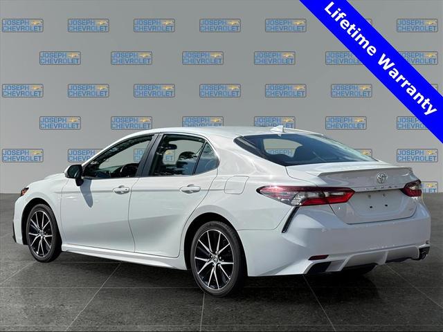 Photo of 2023 Ice Toyota Camry