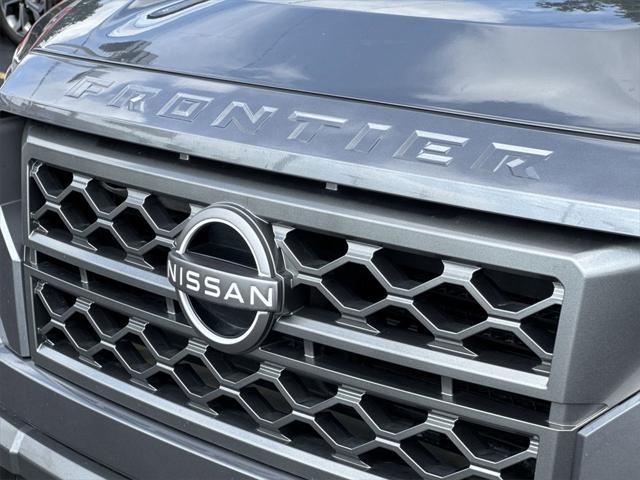 Photo of 2023 Gun Metallic Nissan Frontier