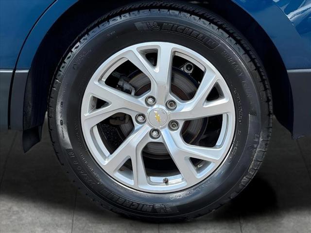 Photo of 2019 Pacific Blue Metallic Chevrolet Equinox