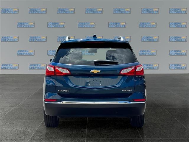 Photo of 2019 Pacific Blue Metallic Chevrolet Equinox