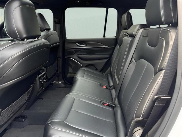 Photo of 2024 Bright White Clearcoat Jeep Grand Cherokee