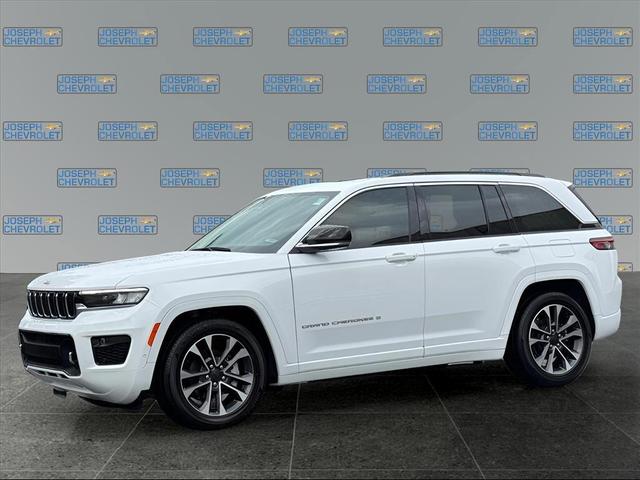 Photo of 2024 Bright White Clearcoat Jeep Grand Cherokee