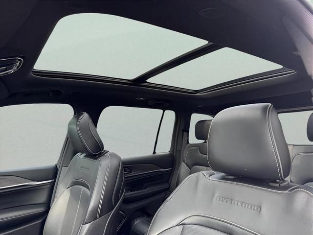 Photo of 2024 Bright White Clearcoat Jeep Grand Cherokee