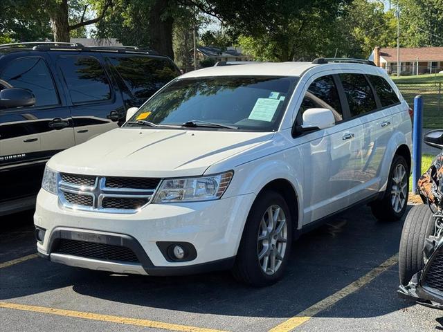 Photo of 2015 White Dodge Journey