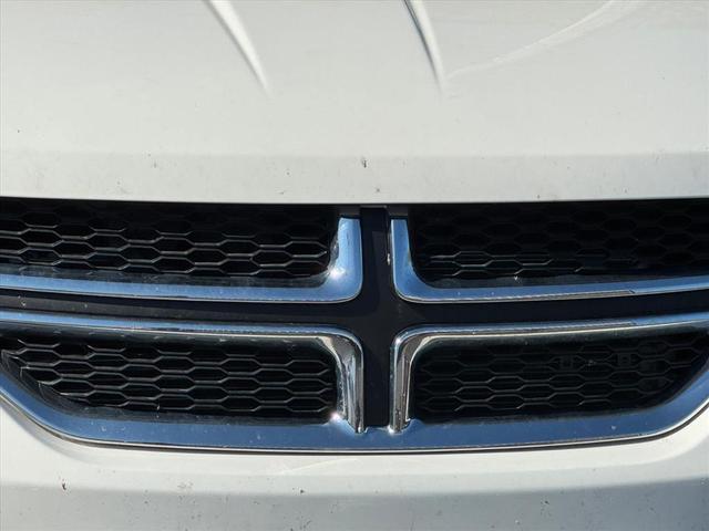 Photo of 2015 White Dodge Journey
