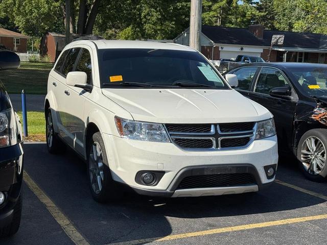 Photo of 2015 White Dodge Journey