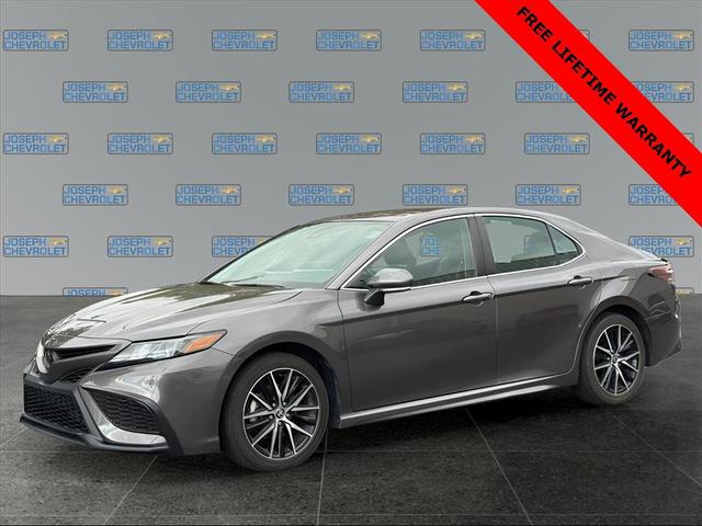 Photo of 2023 Predawn Gray Mica Toyota Camry