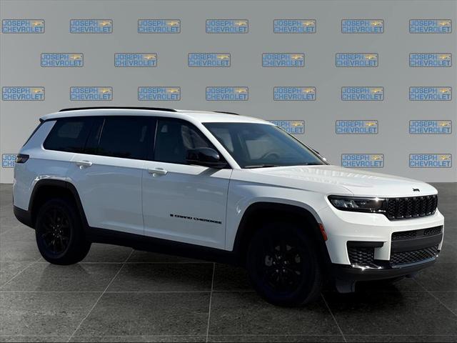 Photo of 2024 Bright White Clearcoat Jeep Grand Cherokee L