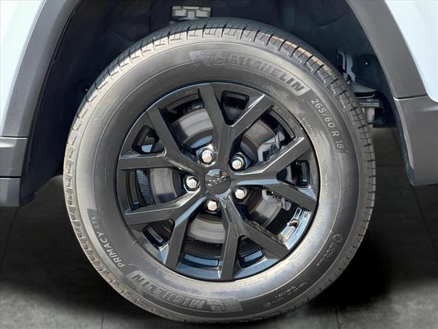 Photo of 2024 Bright White Clearcoat Jeep Grand Cherokee L