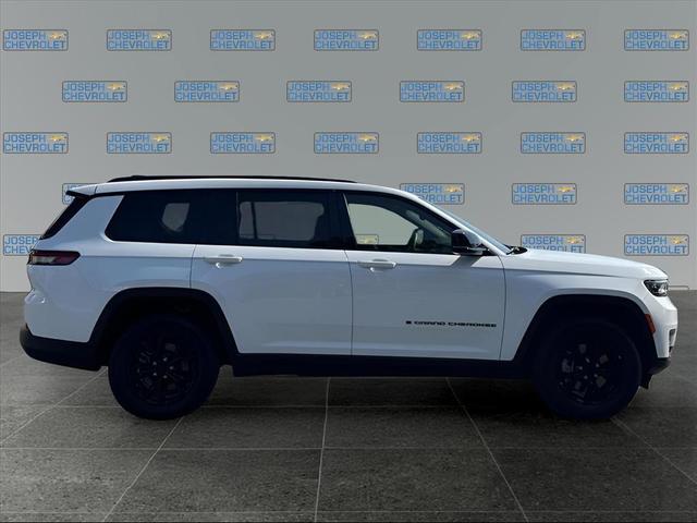 Photo of 2024 Bright White Clearcoat Jeep Grand Cherokee L