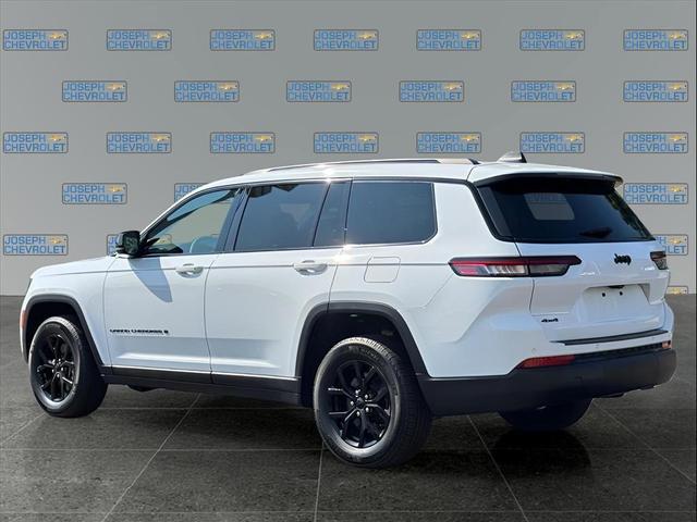 Photo of 2024 Bright White Clearcoat Jeep Grand Cherokee L
