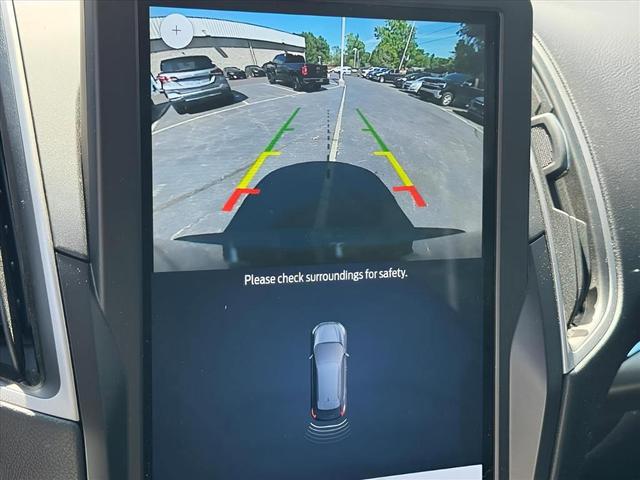 Photo of 2022 Green Metallic Ford Edge