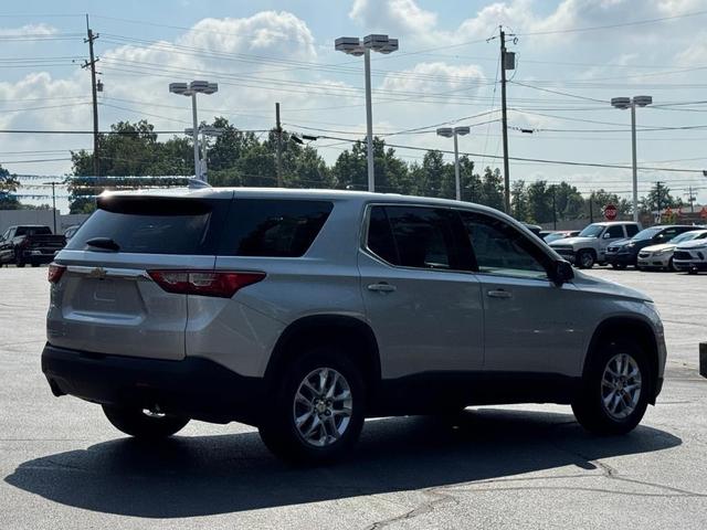 Photo of 2019 Silver Ice Metallic Chevrolet Traverse