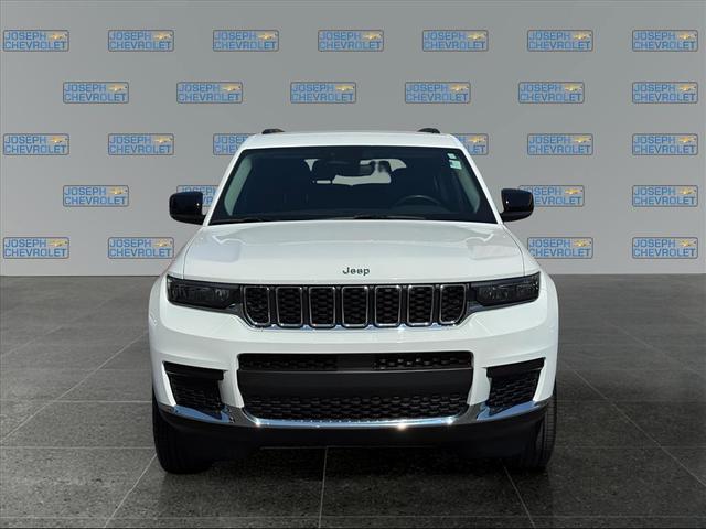 Photo of 2023 Bright White Clearcoat Jeep Grand Cherokee L