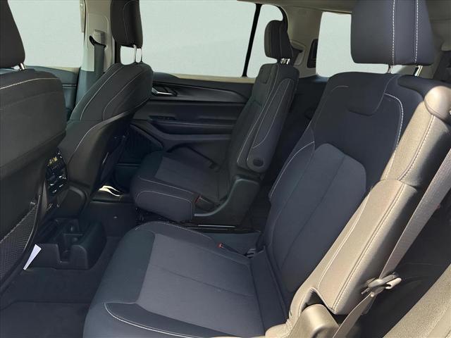 Photo of 2023 Bright White Clearcoat Jeep Grand Cherokee L