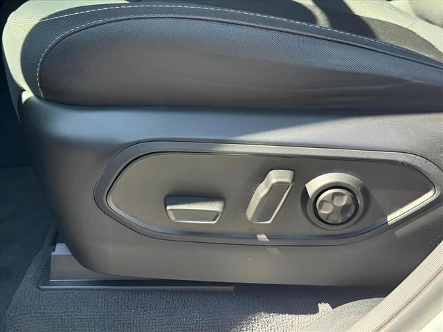 Photo of 2023 Bright White Clearcoat Jeep Grand Cherokee L