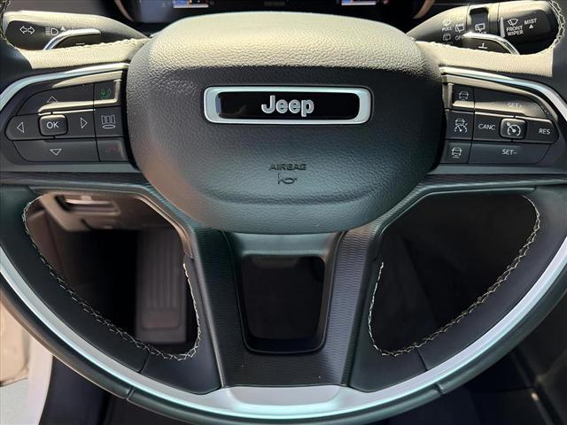 Photo of 2023 Bright White Clearcoat Jeep Grand Cherokee L